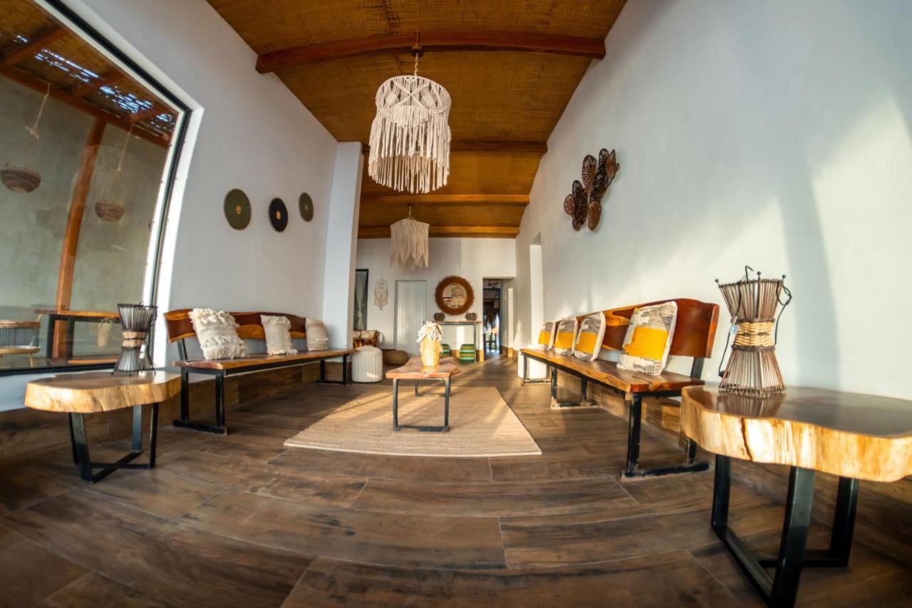 Hotel Boutique Beso De Sal Колан Экстерьер фото